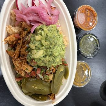Eatarra - pool chicken bowl - Breakfast & Brunch Near Me - Glendale, California