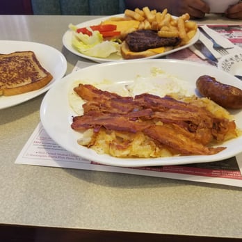 Central Plaza Diner - lumberjack breakfast - Diners Near Me - Yonkers, New York