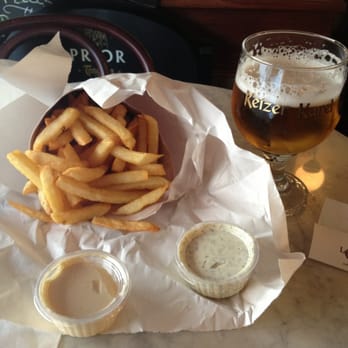 Maison Antoine - This photo does not do justice to the obscene amount of fries they give you. :) - Belgian Near Me - Etterbeek, BRU