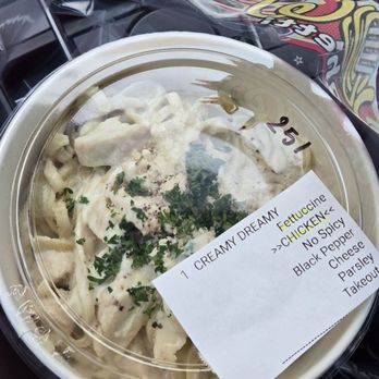Wow Spaghetti - Creamy dreamy with chicken - Fast Food Near Me - Westminster, California Wow Spaghetti - Creamy dreamy with chicken - Fast Food Near Me - Westminster, California