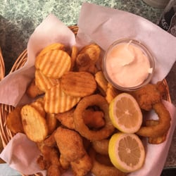 Gasthaus Hansi - Fingerfood mit Zwiebelringe,Chicken Nuggets und Dollar Chips