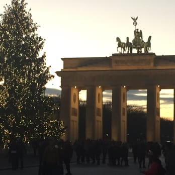 Brandenburger Tor - Brandenburg Tor at sunset - Landmarks & Historical Buildings Near Me - Berlin, BE Brandenburger Tor - Brandenburg Tor at sunset - Landmarks & Historical Buildings Near Me - Berlin, BE