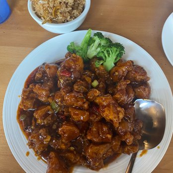 China Family - General Tso's Chicken - Chinese Near Me - Austin, Texas China Family - General Tso's Chicken - Chinese Near Me - Austin, Texas