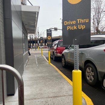 McDonald's - Pick up line - Fast Food Near Me - Chicago, Illinois McDonald's - Pick up line - Fast Food Near Me - Chicago, Illinois