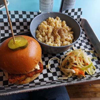 Maynard - Southern fried tofu, vegan Mac and cheese, coleslaw - Southern Near Me - Montreal, Quebec Maynard - Southern fried tofu, vegan Mac and cheese, coleslaw - Southern Near Me - Montreal, Quebec