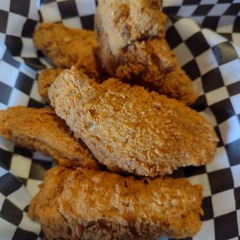 Darrow's New Orleans Grill - Chicken wings - you have a choice of having them grilled or deep fried - Cajun/Creole Near Me - Carson, California