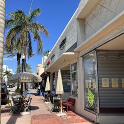 La Sandwicherie - Outside