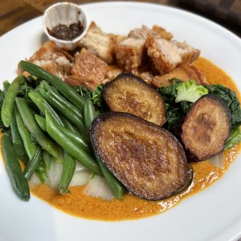 Tselogs - Lechon kare kare - Filipino Near Me - Daly City, California