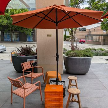 OMO Thai Tea - Outdoor seating - Bubble Tea Near Me - Bellevue, Washington OMO Thai Tea - Outdoor seating - Bubble Tea Near Me - Bellevue, Washington