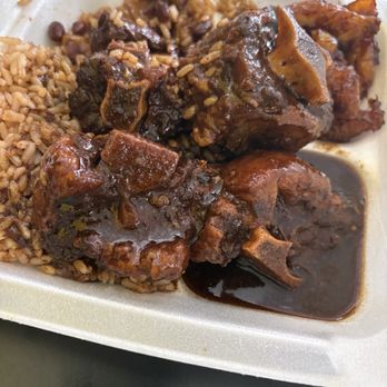 Everything irie jamaican restaurant - Oxtails, rice, & Side Of Plantains - Caribbean Near Me - Forest Park, Georgia