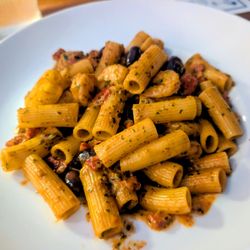Fratelli Kanata - Rigatoni with olive, shrimp, sun-dried tomato