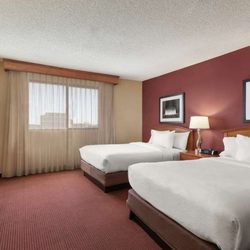Embassy Suites by Hilton Kansas City International Airport - Guest room amenity
