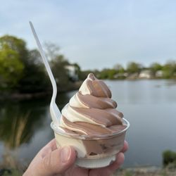 Overton's - Soft serve