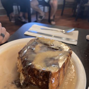 Mountain Shadows Restaurant - American Near Me - Colorado Springs, Colorado