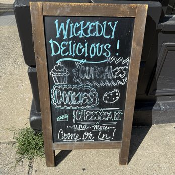 Wicked Whisk Cake Co. - Custom Cakes Near Me - Frankfort, Kentucky Wicked Whisk Cake Co. - Custom Cakes Near Me - Frankfort, Kentucky