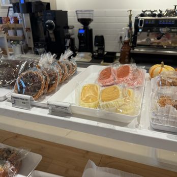 Dotori Bakery & Cafe - Castella Cake, brownie, cookies and tarts - Bakeries Near Me - Suwanee, Georgia
