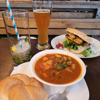 Stella Am Naschmarkt - Goulash soup and veggie sandwich - Cafes Near Me - Vienna, 9