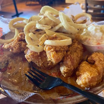 Hooters - Wings that were contaminated - American Near Me - Oak Lawn, Illinois