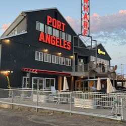 Red Lion Hotel Port Angeles Harbor - The Wharf just steps away from Red Lion. Several good food options there!