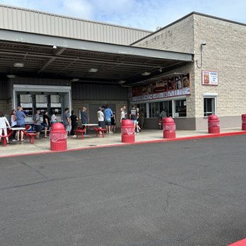 Costco - 10/25/24 This location DOES NOT have the kiosks to purchase hotdogs etc YET like the mainland's - Wholesale Stores Near Me - Lihue, Hawaii Costco - 10/25/24 This location DOES NOT have the kiosks to purchase hotdogs etc YET like the mainland's - Wholesale Stores Near Me - Lihue, Hawaii