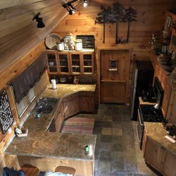 The Cabins At Country Road