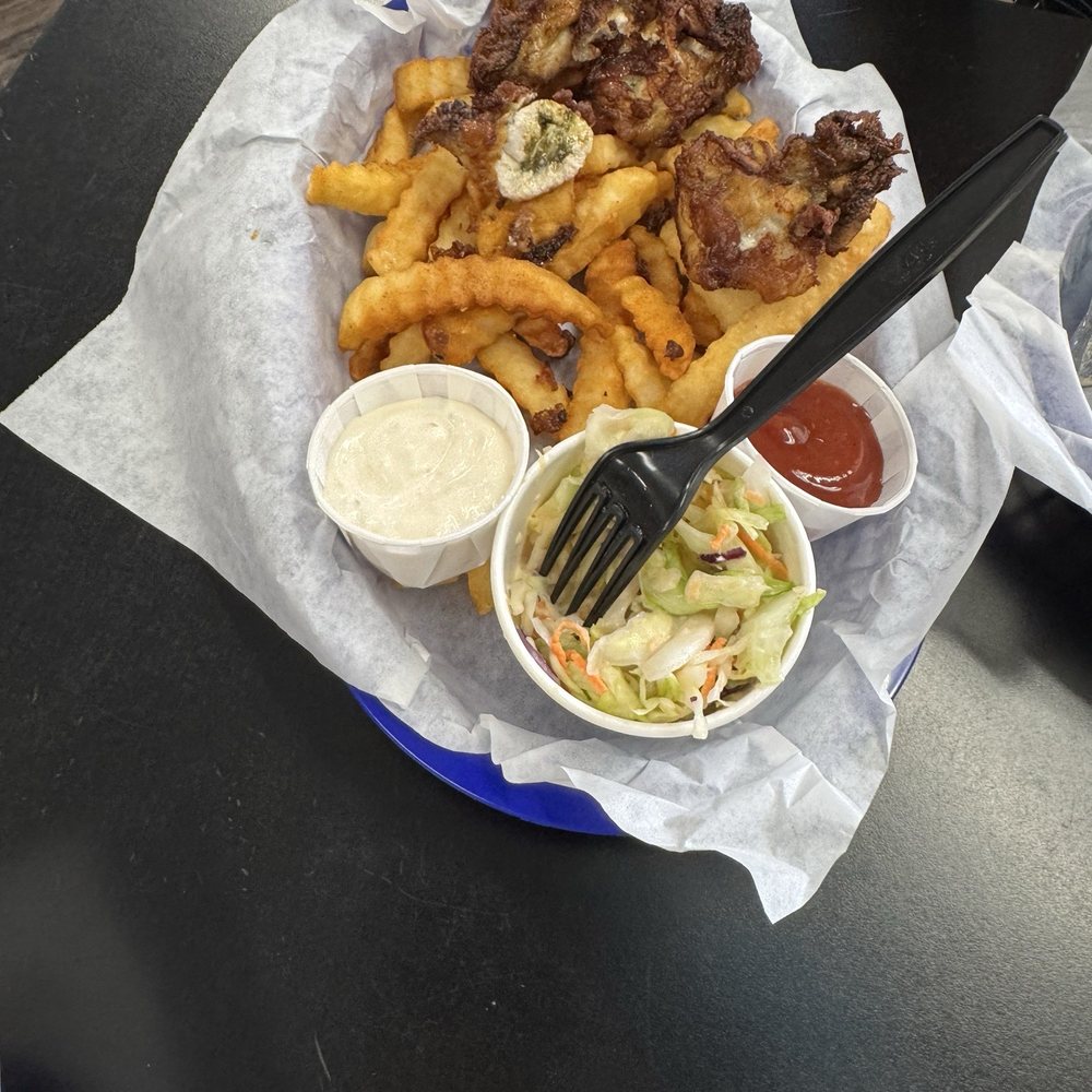 The Hungry Clam - Oysters (6 large!) and chips plate - Seafood Near Me - Brookings, Oregon The Hungry Clam - Oysters (6 large!) and chips plate - Seafood Near Me - Brookings, Oregon