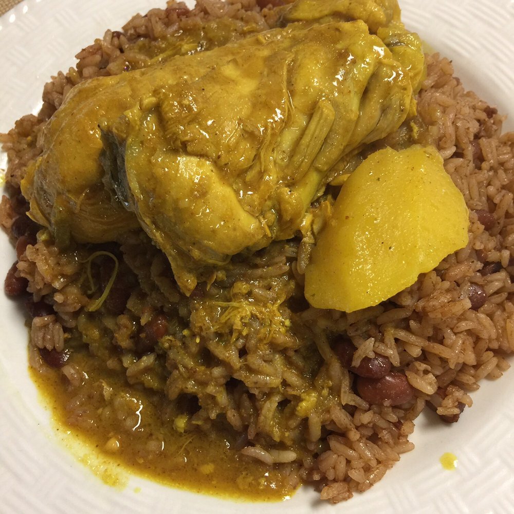 Lunch special curry chicken with rice