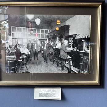 McAnulty N Barrys - Sports Bars Near Me - Oregon City, Oregon