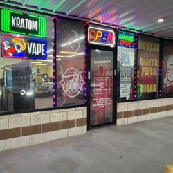 CBD+VAPE Smoke Shop - Outside