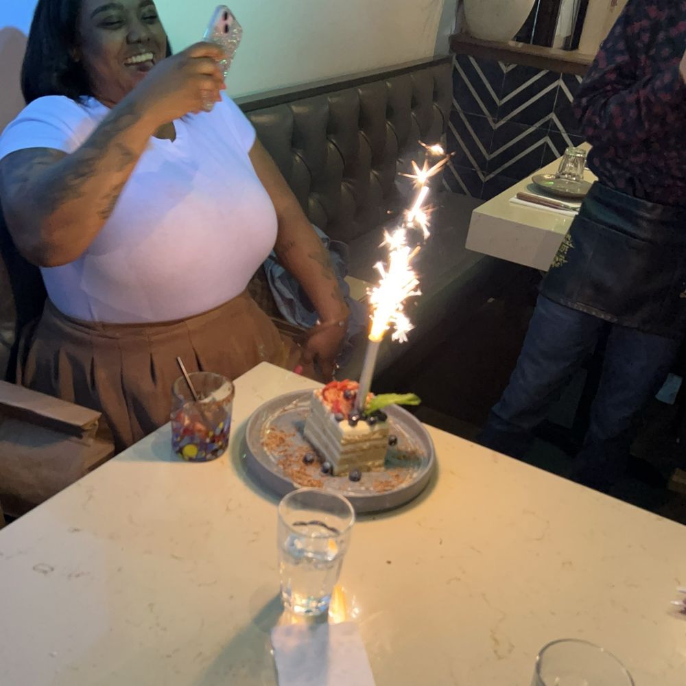 El Jefe Lena Y Mar - Birthday Cake Jefe - Seafood Near Me - Aurora, Illinois