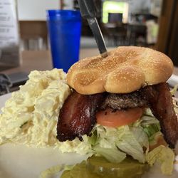 Alice's Country House - Blue Ox Burger*