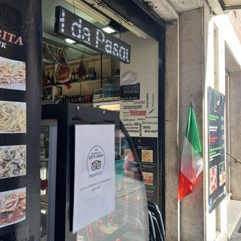 Pizza & Sandwich da Pasquale - The cash only sign is located above the small black sign. - Pizza Near Me - Rome, RM