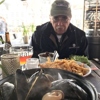 De Witte Leeuw - Moules et frites, Orval, Chardonnay and a fabulous beef stew all on a historic canal.  What more could Ghent offer? - Belgian Near Me - Gent, VOV