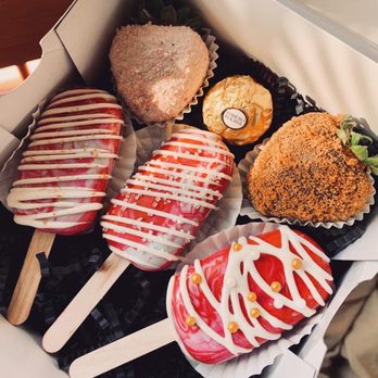 Dipped By Nisha - cake pops and dipped strawberries - Patisserie/Cake Shop Near Me