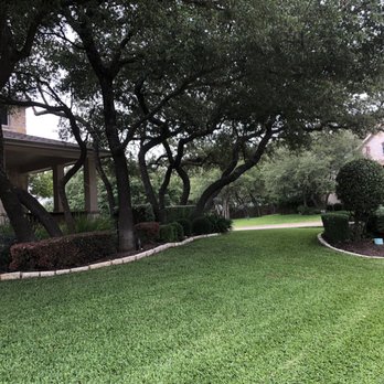 Cutting Edge Lawn Care - View of front lawn - Landscaping Near Me Cutting Edge Lawn Care - View of front lawn - Landscaping Near Me