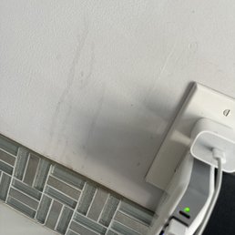 Dirty wall scratches (floors and surfaces are clean!) Dirty wall scratches (floors and surfaces are clean!)