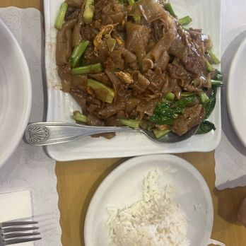 Orchid Thai - The food is delicious.. you should come and have lunch with your parents. - Thai Near Me - Baldwin Park, California