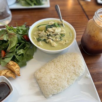 Spice Season - Green Curry Lunch Box - Asian Fusion Near Me - Glendale, California Spice Season - Green Curry Lunch Box - Asian Fusion Near Me - Glendale, California
