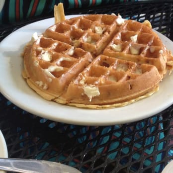 Lou Mitchell's - Breakfast & Brunch Near Me - Chicago, Illinois