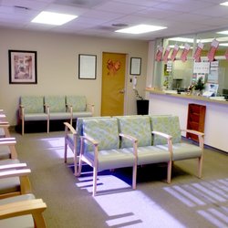 Dignity Health Medical Group - Santa Paula - Patient waiting area