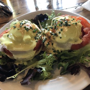 Commune - Egg benedict with tomato instead of ham - Cafes Near Me - Virginia Beach, Virginia