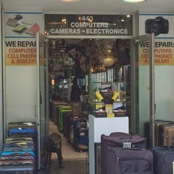 Computers, Cameras & Electronics Gallery - Shop Entrance - Entrata negozio