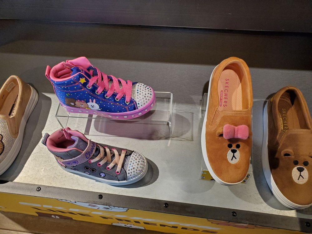 skechers ala moana center