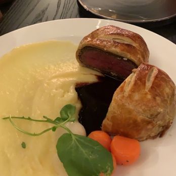 Hell's Kitchen - Beef Wellington, absolutely prepared to standard!! - Cocktail Bars Near Me - Funner, California