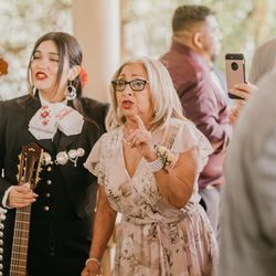 Mariachi Bonitas de Dinorah Klingler - Singing with the Tia!