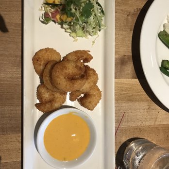 Earls Kitchen + Bar - Canadian (New) Near Me - Mississauga, Ontario