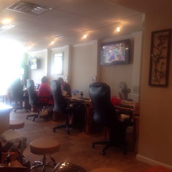 Kayla's Nail  Salon - Inside manicure stations - Nail Salons Near Me - Hendersonville, Tennessee