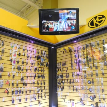 Car Key Specialist - Keys & Locksmiths Near Me - Panorama City, California