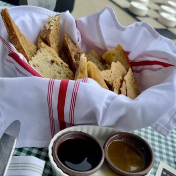 Il Fiorello Olive Oil - House made bread and crackers serve with Frantoio extra virgin olive oil And balsamic vinegar. - Olive Oil Near Me - Fairfield, California Il Fiorello Olive Oil - House made bread and crackers serve with Frantoio extra virgin olive oil And balsamic vinegar. - Olive Oil Near Me - Fairfield, California