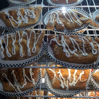 Black Bear Diner Tracy - Bear Claws - American Near Me - Tracy, California